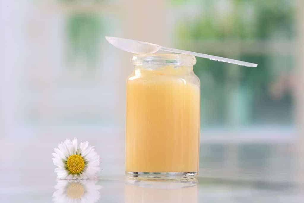 Tác dụng điều trị ung thư của sữa ong chúa vẫn cần thêm nghiên cứu